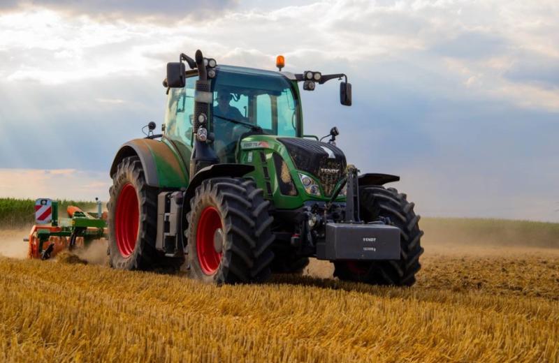 traktor a lidské tělo